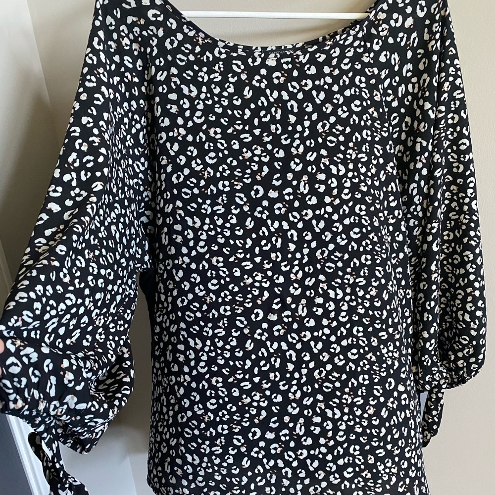 Black Cheetah Print/Split Color Blouse -2x